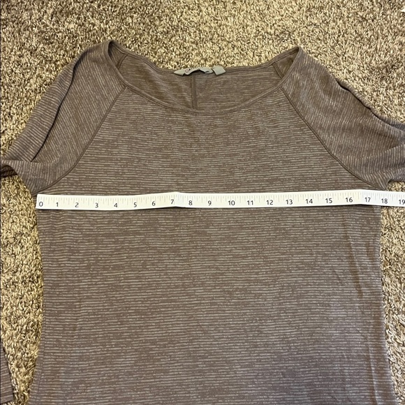 Athleta Long Sleeve Top size Medium - Picture 4 of 6